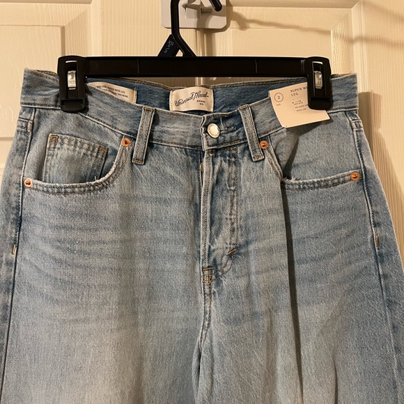 NWT Universal Thread Women’s Mid-Rise Super Wide Leg Light Wash Jeans Size 2 - Picture 3 of 7